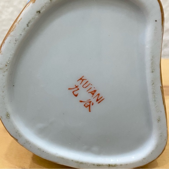 Vintage Signed Kutani Ebisu God Of Fishermen and Luck 5.5” Porcelain Figurine - Picture 9 of 11